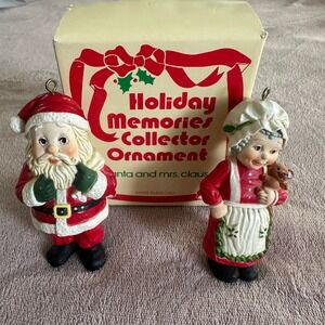 Holiday Memories Collector Ornament Santa and Mrs. Claus with Box Made in Macau‎